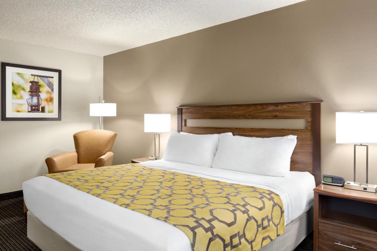 Baymont By Wyndham Whitefish Hotel Bagian luar foto