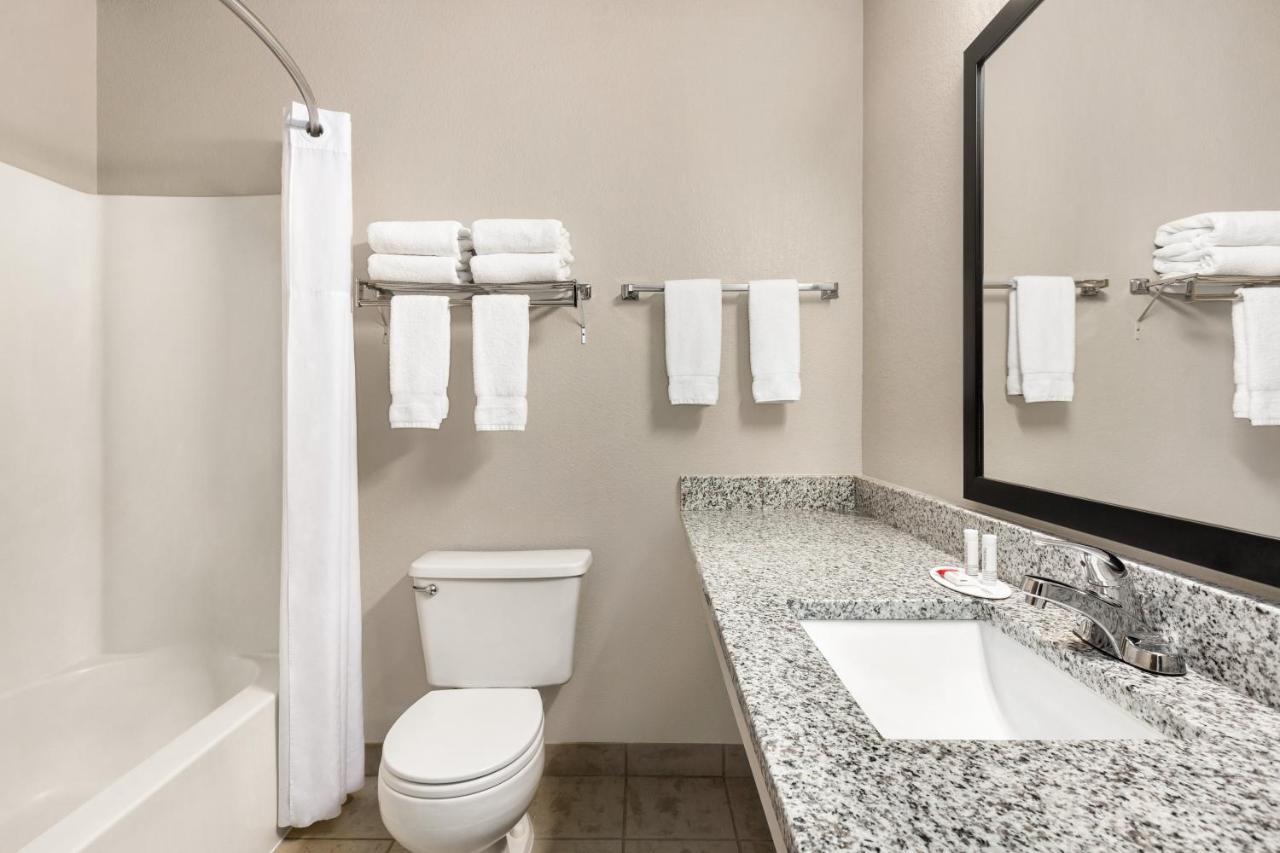 Baymont By Wyndham Whitefish Hotel Bagian luar foto