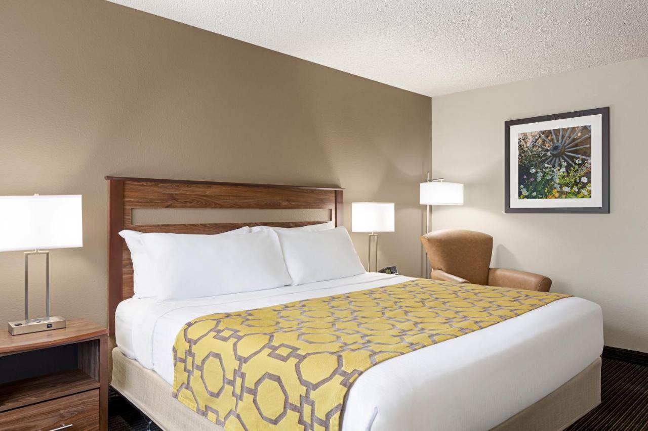 Baymont By Wyndham Whitefish Hotel Bagian luar foto