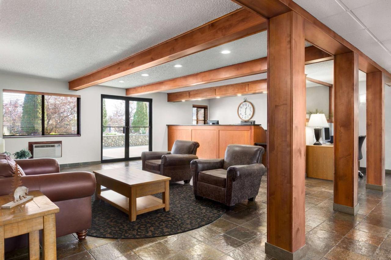 Baymont By Wyndham Whitefish Hotel Bagian luar foto