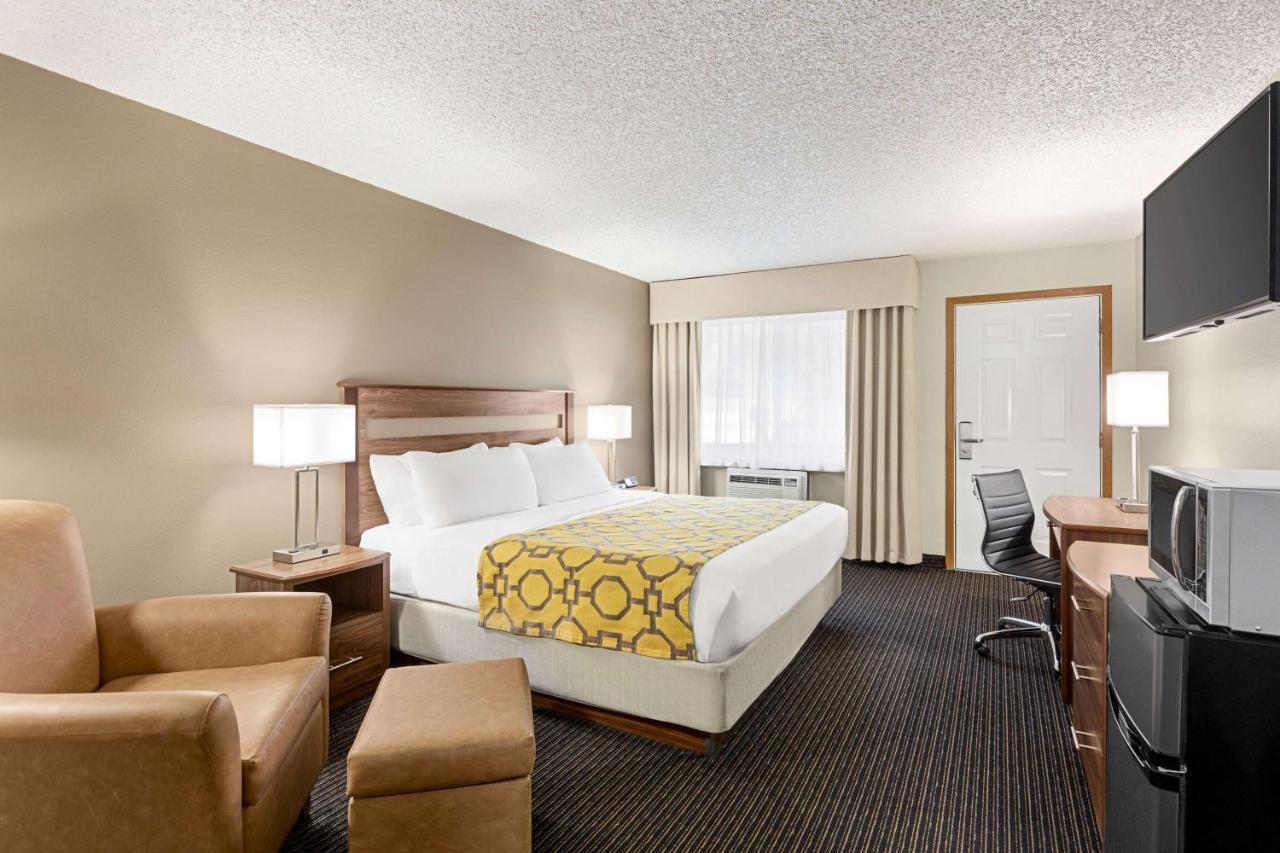 Baymont By Wyndham Whitefish Hotel Bagian luar foto