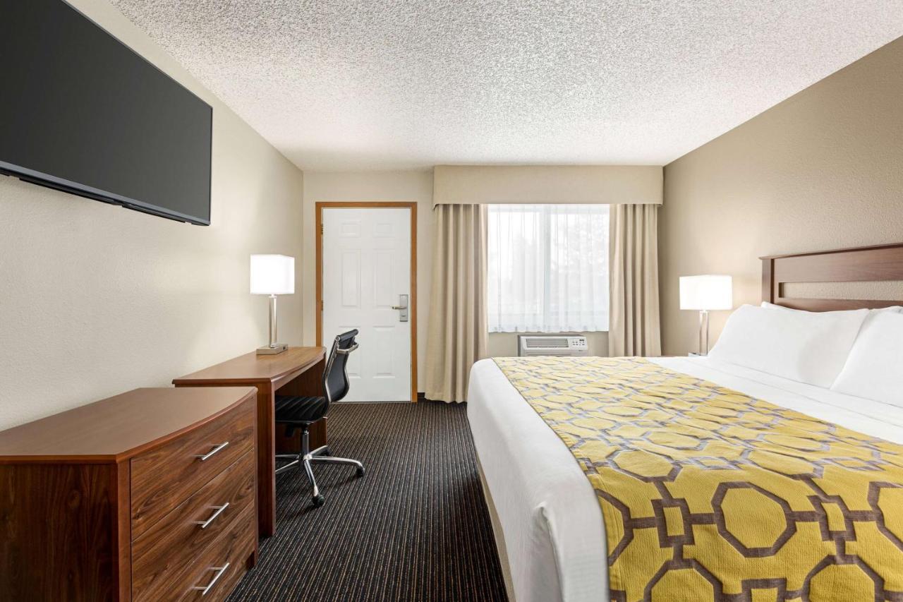 Baymont By Wyndham Whitefish Hotel Bagian luar foto