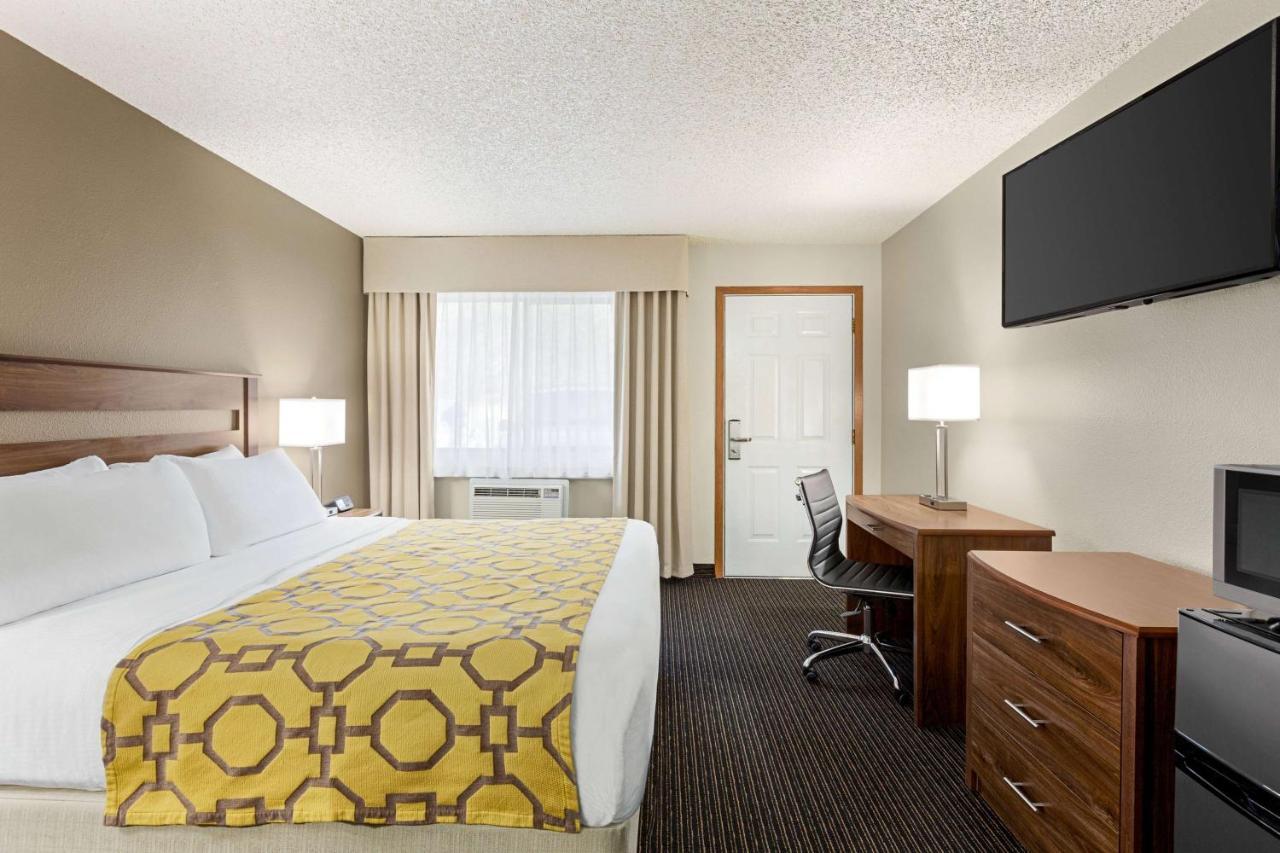 Baymont By Wyndham Whitefish Hotel Bagian luar foto
